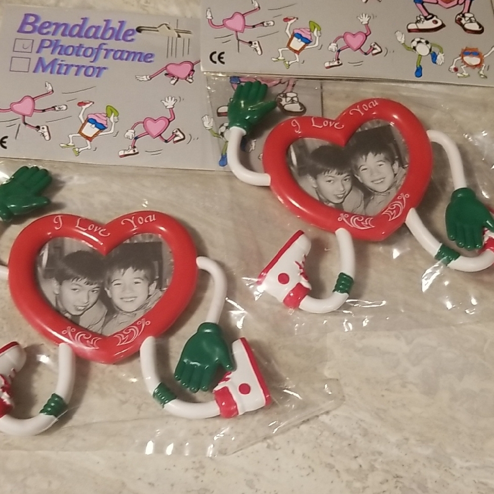 Heart-Shaped Bendable Photo Frame "I Love You" - Red & White